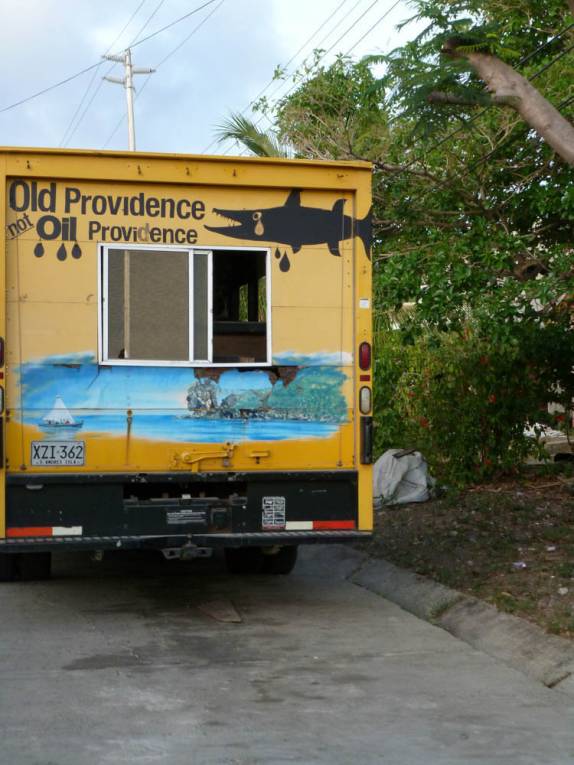 Campanha contra a exploração de petroleo em Providencia, ilha colombiana no mar do Caribe